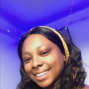 Meet your Posher, Nyla